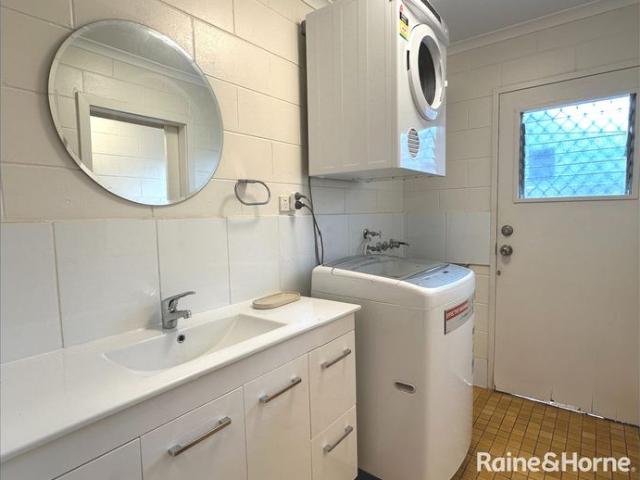 2 Bedroom Furnished Unit in Newell Beach