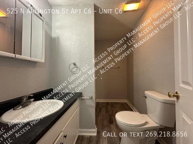 2 bedroom, Kalamazoo MI 49006 105214864