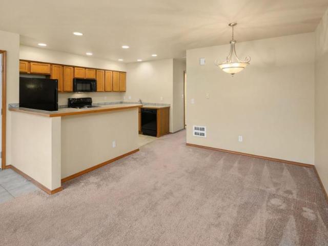 2 bedroom, Kenmore WA 98028 LS105503317