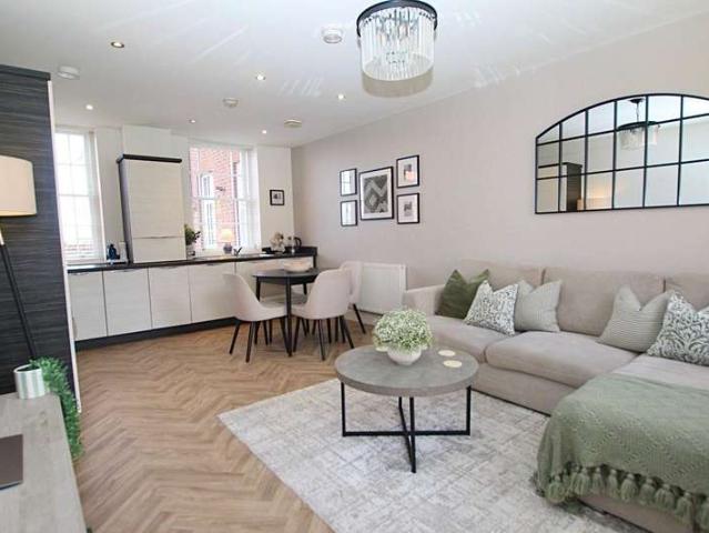 2 Bedroom Ground Flat