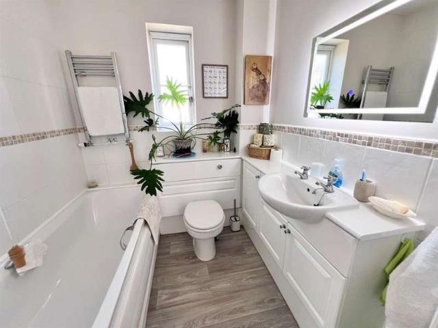 2 Bedroom Detached Bungalow