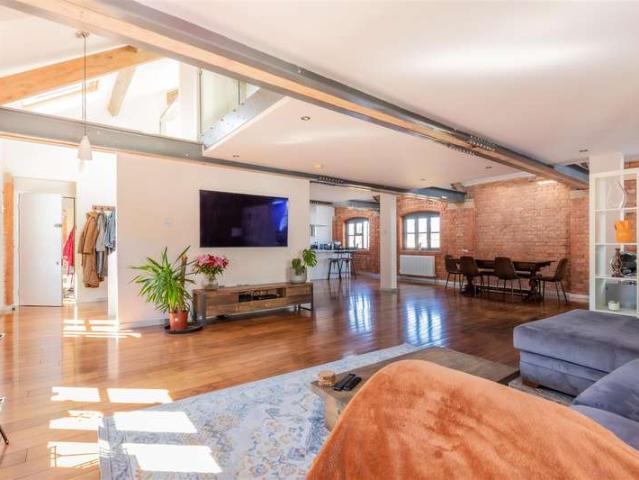 2 Bedroom Apartment Flat