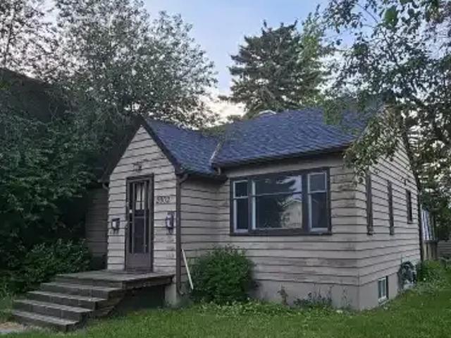 2 Bedroom House Calgary AB 104506856