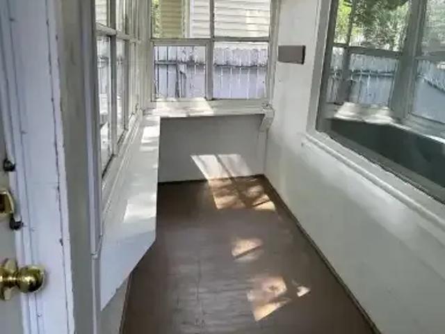2 Bedroom House Calgary AB 104782697