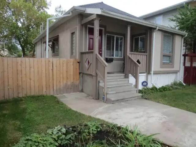 2 Bedroom House Calgary AB 104894986