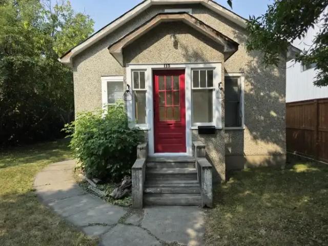 2 Bedroom House Calgary AB 104940735