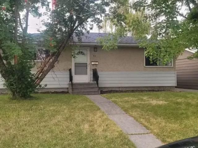 2 Bedroom House Calgary AB 104940976
