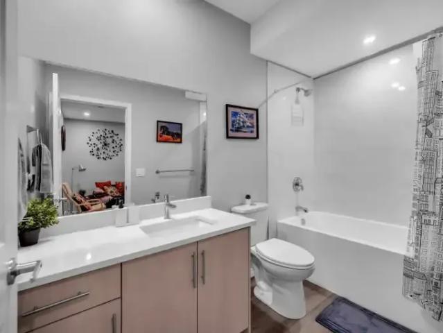 2 Bedroom House Calgary AB 105410709