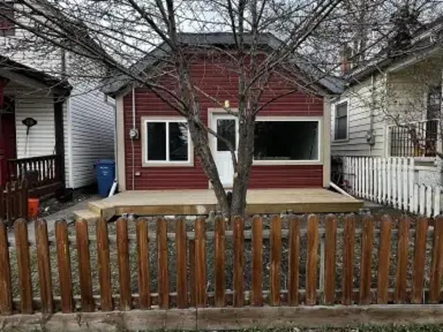 2 Bedroom House Calgary AB 105467154
