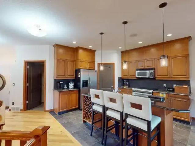 2 Bedroom House Calgary AB 105486357