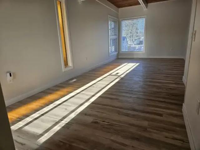 2 Bedroom House Calgary AB 105226609