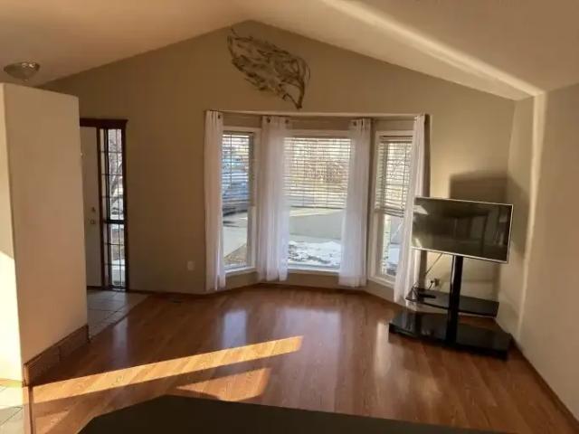 2 Bedroom House Calgary AB 105226660