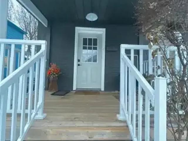 2 Bedroom House Cambridge ON 104036375