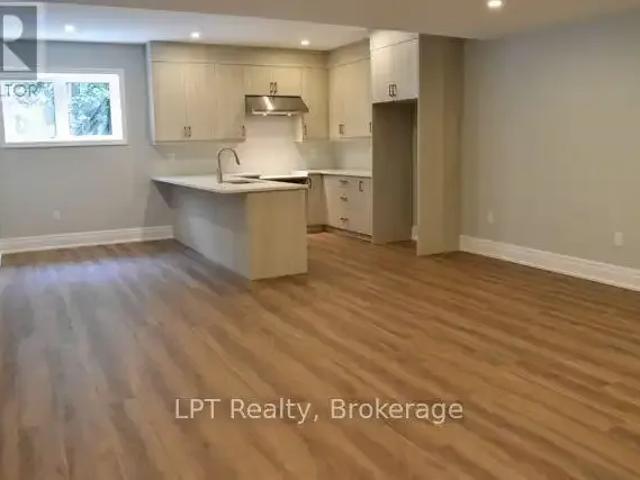 2 Bedroom House Cambridge ON 104972914