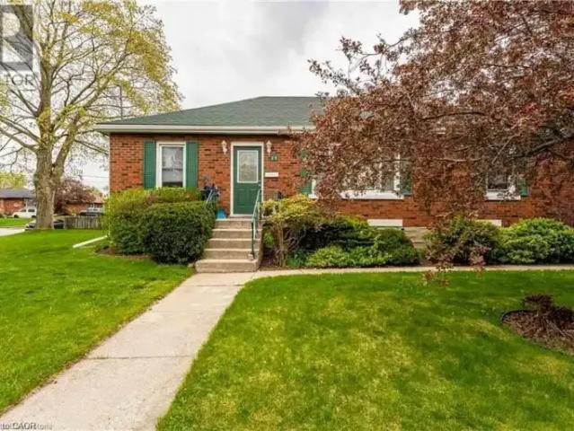 2 Bedroom House Cambridge ON 105554526