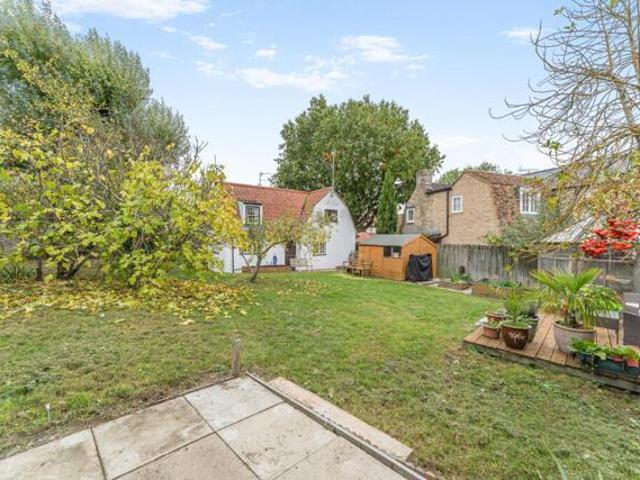 2 Bedroom House Cambridge Cambridgeshire 101931383