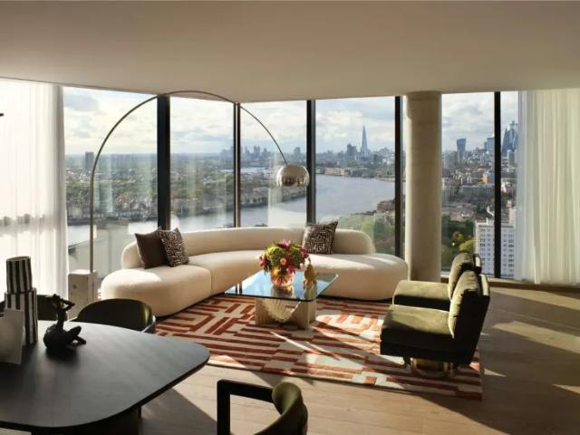 2 Bedroom House Canary Wharf London 102596573