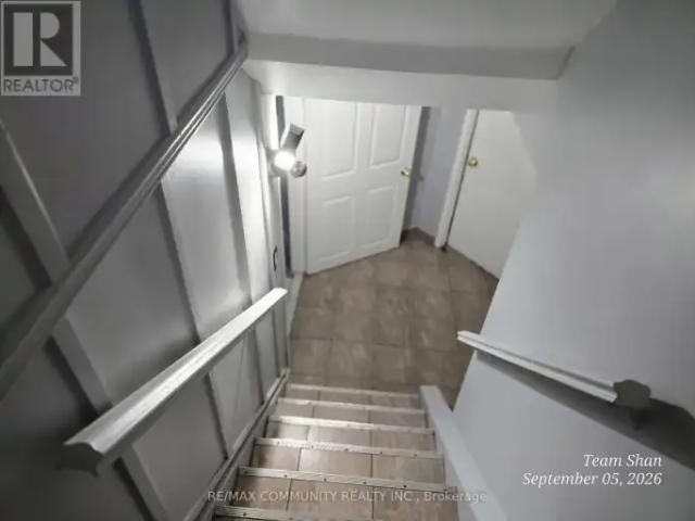 2 Bedroom House Ajax ON 105410972