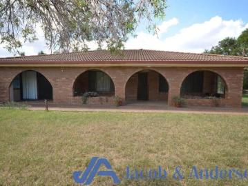 2 Bedroom House Available for Rent
