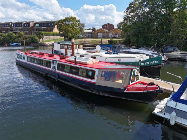 2 Bedroom House Boat Character Property