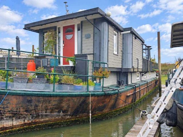 2 bedroom house boat for sale