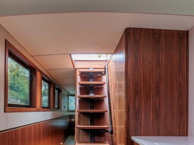 2 bedroom house boat for sale