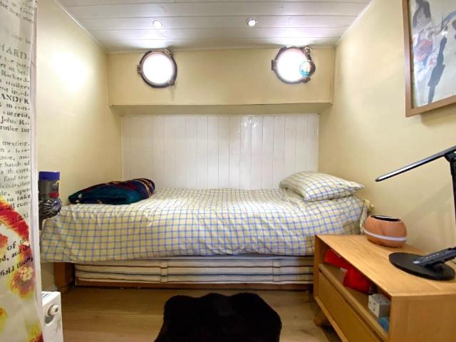 2 bedroom house boat for sale