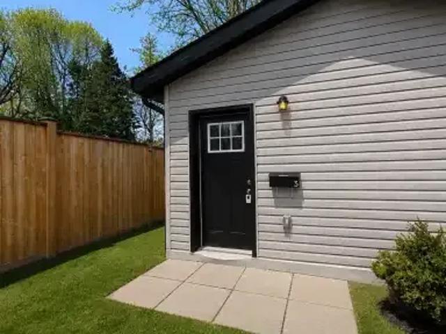 2 Bedroom House Barrie ON 104434046