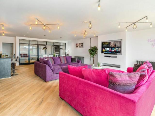 2 Bedroom House Birmingham Birmingham 105089876