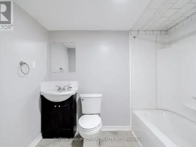 2 Bedroom House Bradford West Gwillimbury ON 102883558
