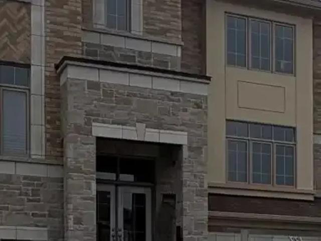 2 Bedroom House Bradford West Gwillimbury ON 104842073