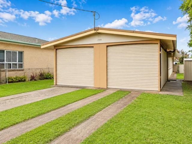 2 Bedroom House Golden Beach QLD LS104975948