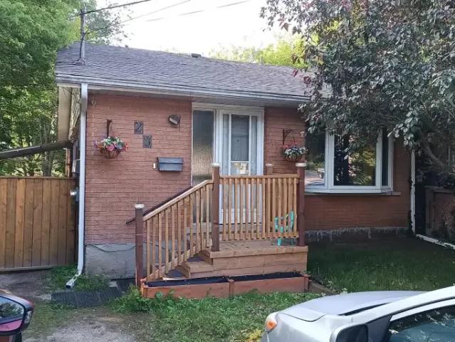2 Bedroom House Guelph ON 104036356