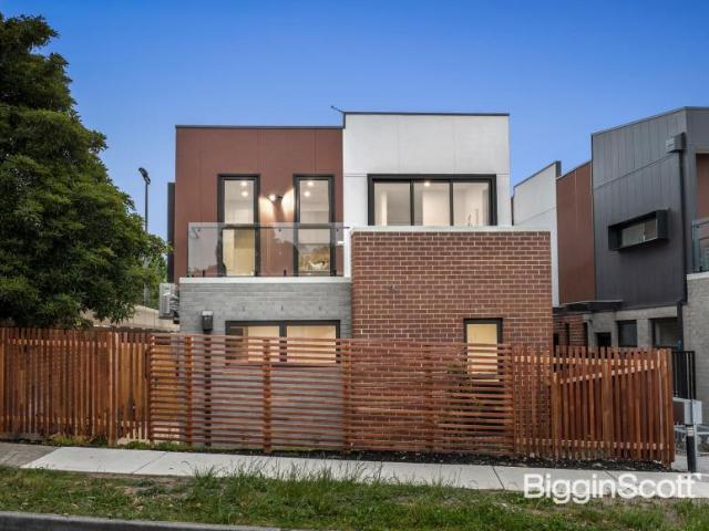 2 Bedroom House Doncaster East VIC LS101583416