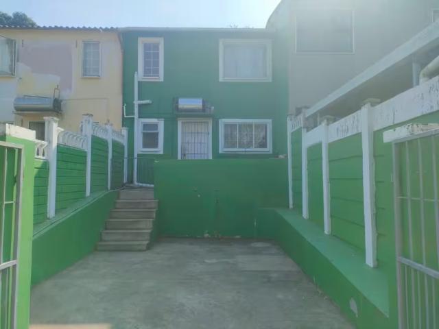 2 Bedroom House Eastbury Eastbury 105869394