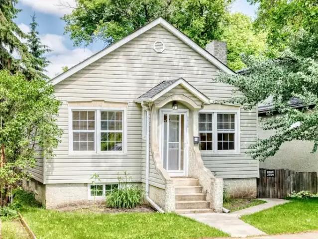 2 Bedroom House Edmonton AB 104106584