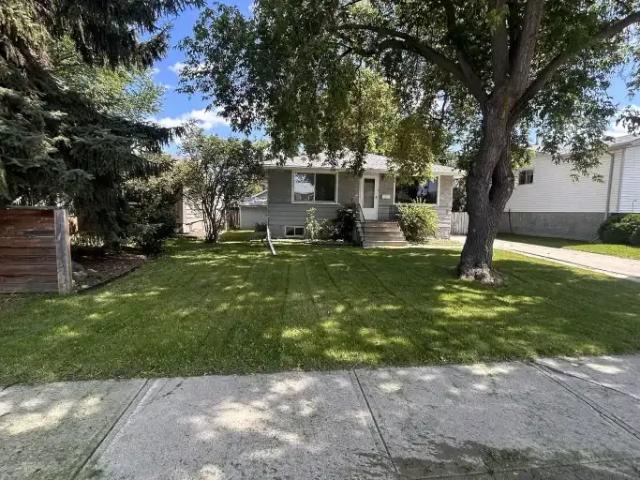 2 Bedroom House Edmonton AB 104638358