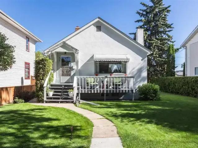 2 Bedroom House Edmonton AB 104991583