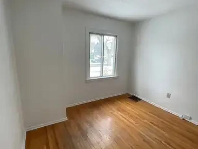 2 Bedroom House Edmonton AB 105009040