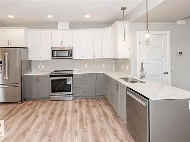 2 Bedroom House Edmonton AB 105654067