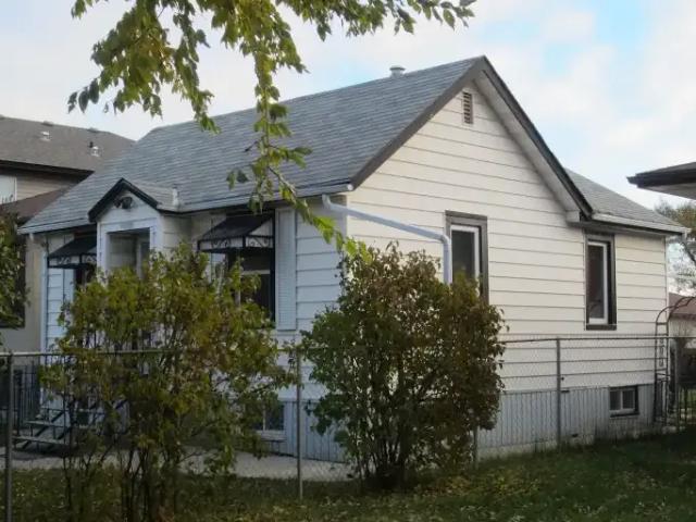 2 Bedroom House Edmonton AB 105674792