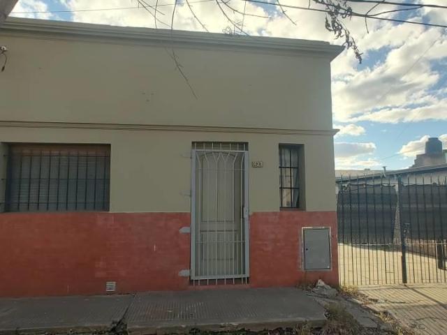 2 bedroom house for rent