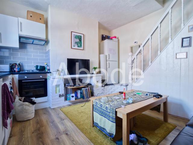 2 Bedroom House for rent at Autumn Street, Hyde Park, Leeds
