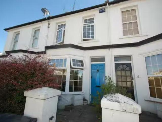 2 bedroom house for rent in Barden Road, Eastbourne, BN22