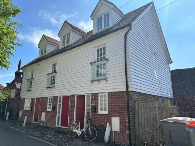 2 bedroom house for rent in Dental Street, Hythe, CT21