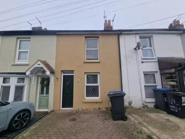 2 bedroom house for rent in Hamilton Road, Deal, CT14
