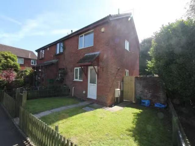 2 bedroom house for rent in Meadowcroft, Rhoose, Vale of Glamo.