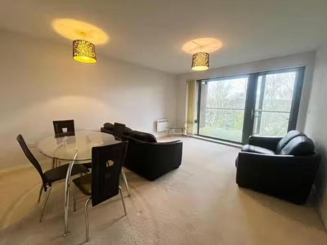 2 bedroom house for rent in Samuels Crescent, Whitchurch, Card.