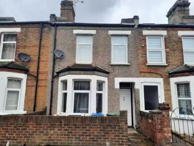 2 bedroom house for rent in Sandcliff Road, Erith, DA8