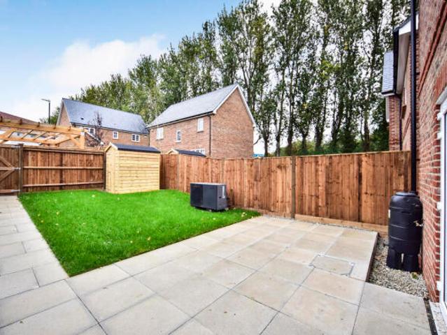 2 bedroom house for rent in Perry Wood Grove, Barming, ME16